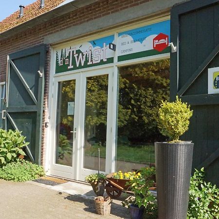 D'N Twist Bed and Breakfast Overloon Esterno foto