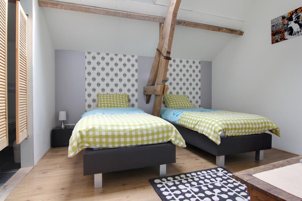 D'N Twist Bed and Breakfast Overloon Esterno foto