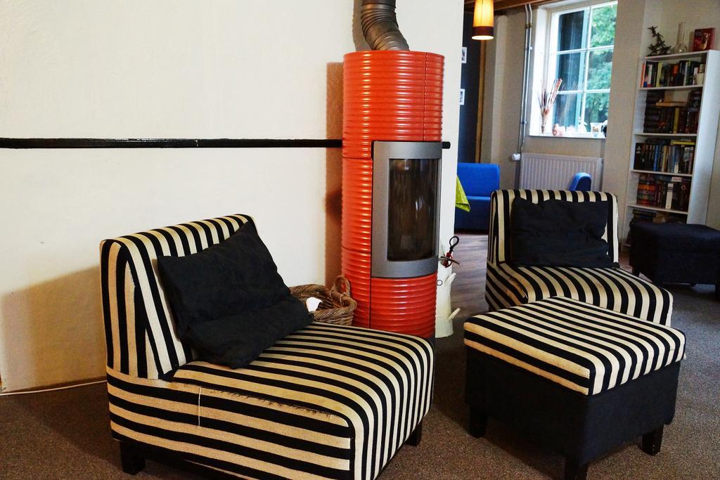 D'N Twist Bed and Breakfast Overloon Esterno foto